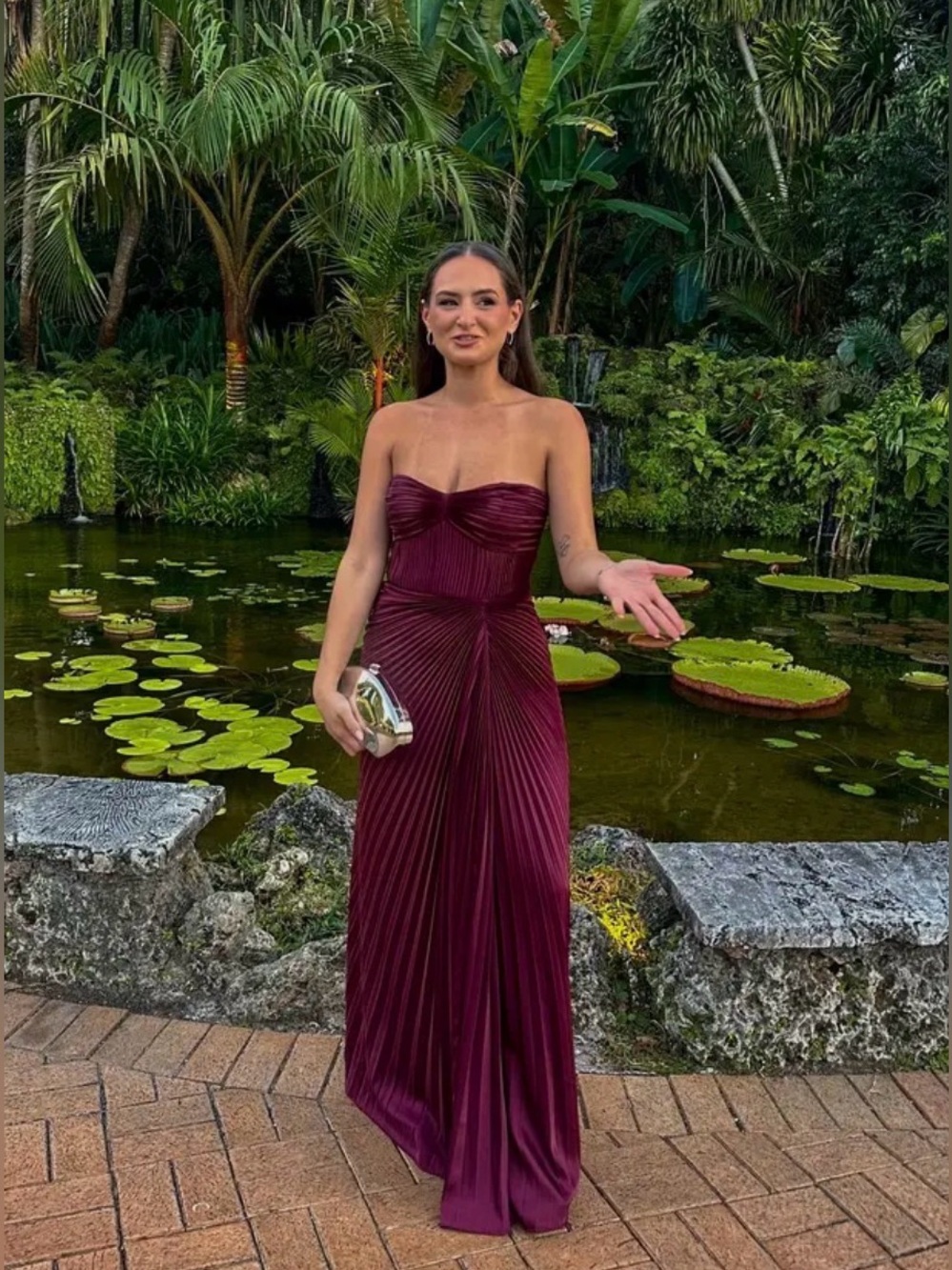 AMUR Joyceann Sweetheart Gown Strapless Pleated Burgundy Evening Gown size 4.